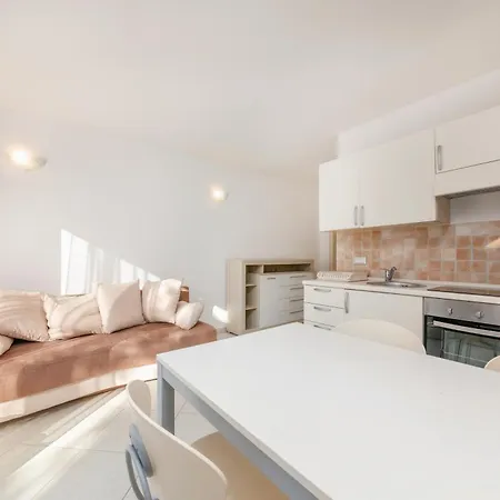 Apartments Rea Funtana Exterior photo