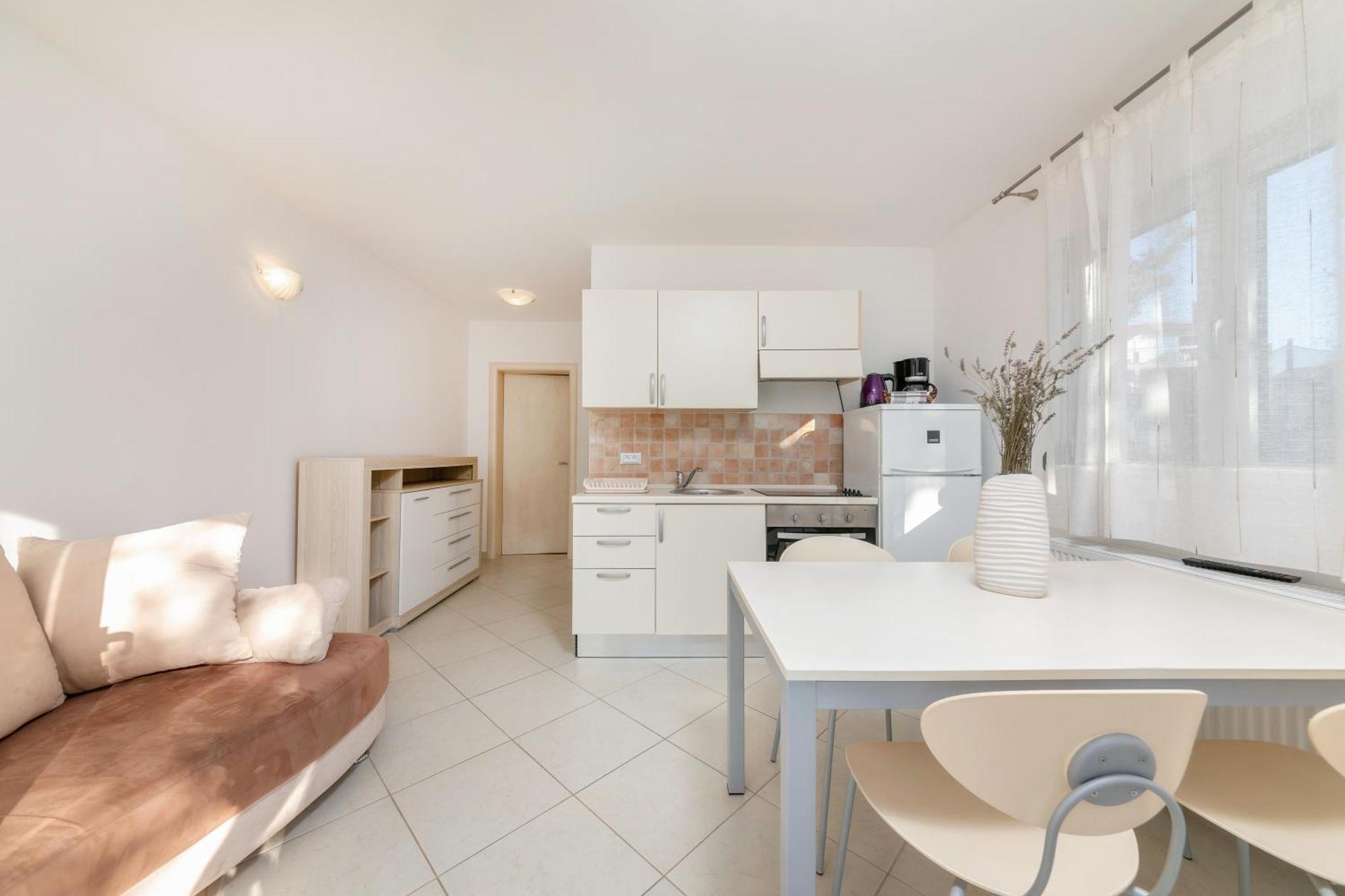 Apartment Rea Funtana